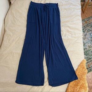 Comfy blue rubbed lounge pants!